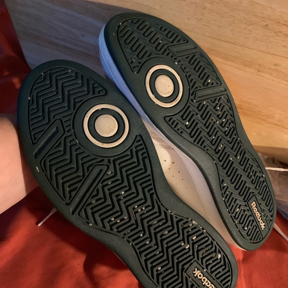 Gently used Reebok Sneakers - Picture 5 of 6